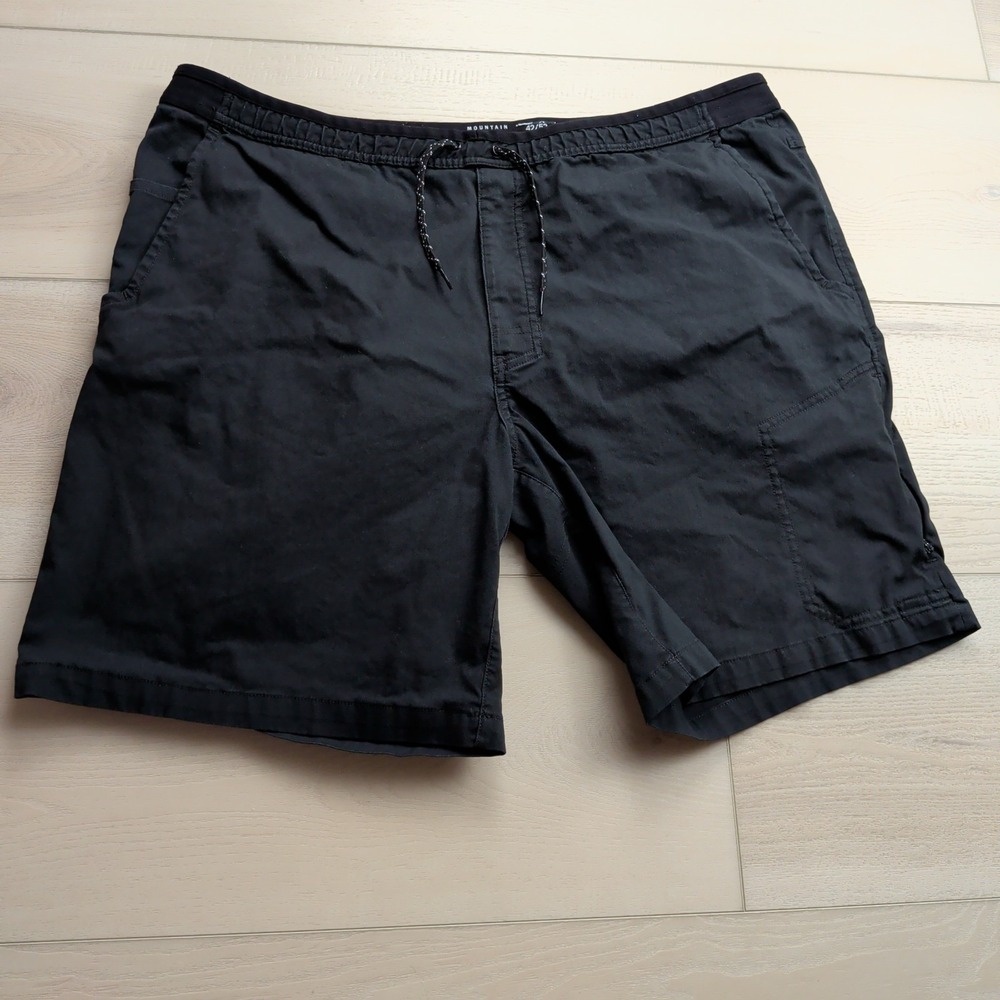 Mountain Hardwear Traxion Trail Short Mens 42 Black 9" Hiking Outdoor Zip Pocket